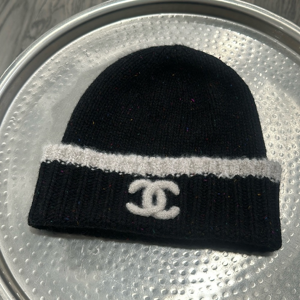 Chanel Beanie 100% authentic